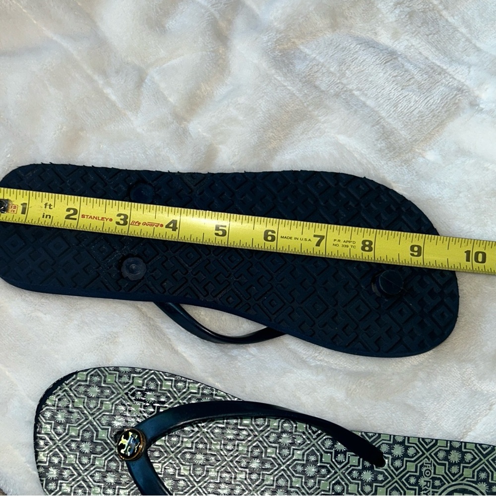Tory Burch Navy and Sage Geometric Flip Flops Sz 7.5 - Picture 11 of 11